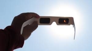 Ulleres eclipsi solar